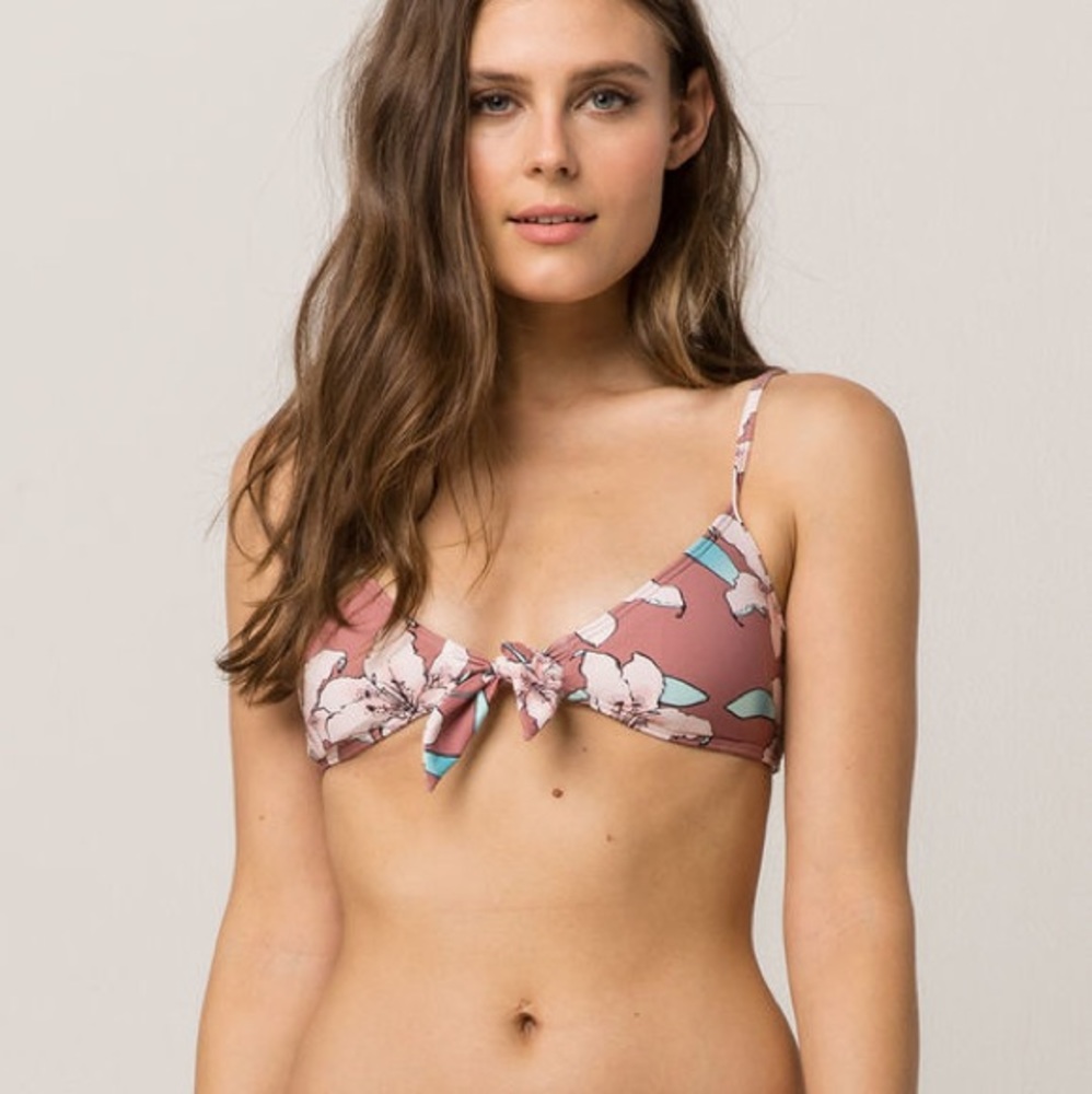 🌺Last One! NWT O'Neill Greta Bikini Top🌺 - Picture 2 of 4